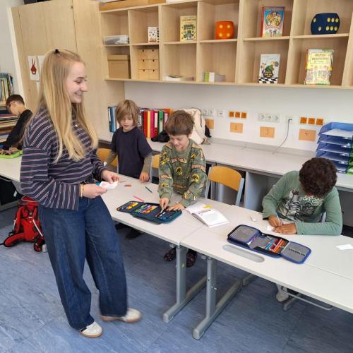 Eine Studentin in der 1B